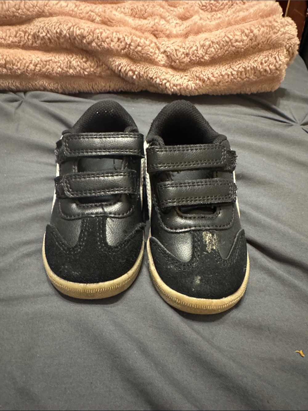 Cat & Jack Black and Tan Kids Velcro Sneakers